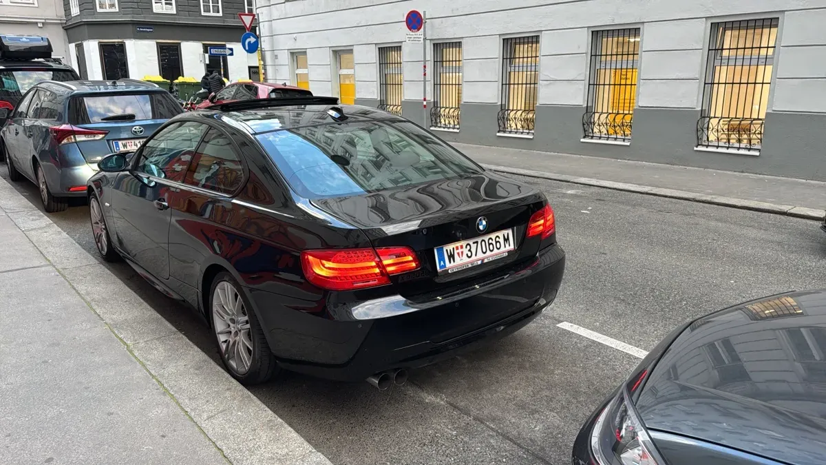 BMW 3 Series 2007 photo 2