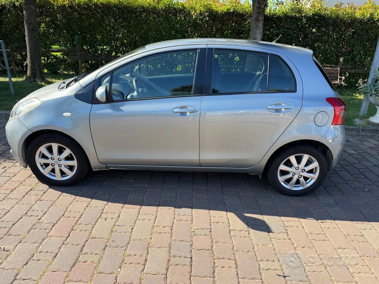 Toyota Yaris 2007 photo 2
