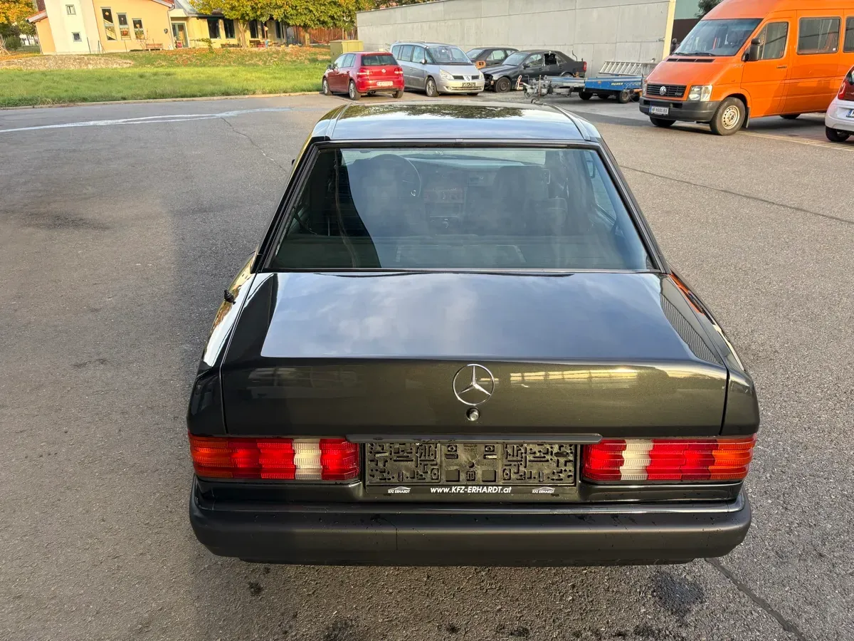 Mercedes-Benz 190 1992 photo 3