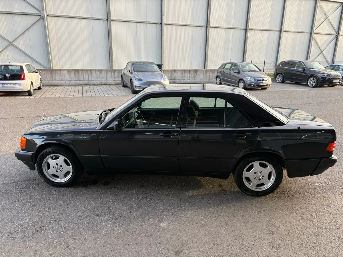 Mercedes-Benz 190 1992 photo 2