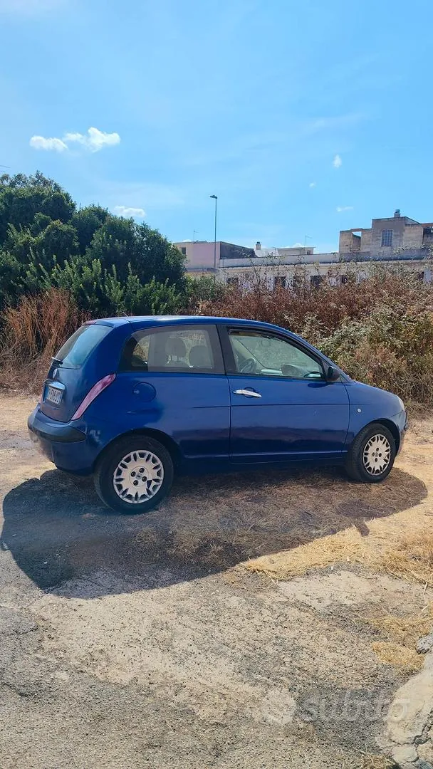 Lancia Ypsilon