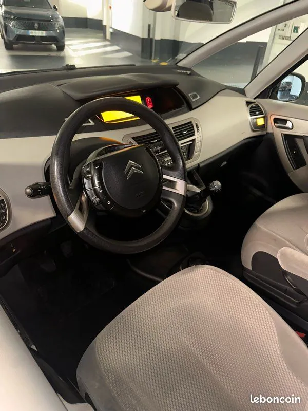 Citroen C4 Picasso 2008 photo 2