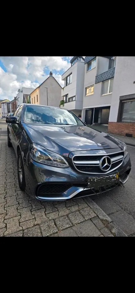 Mercedes-Benz E 200D