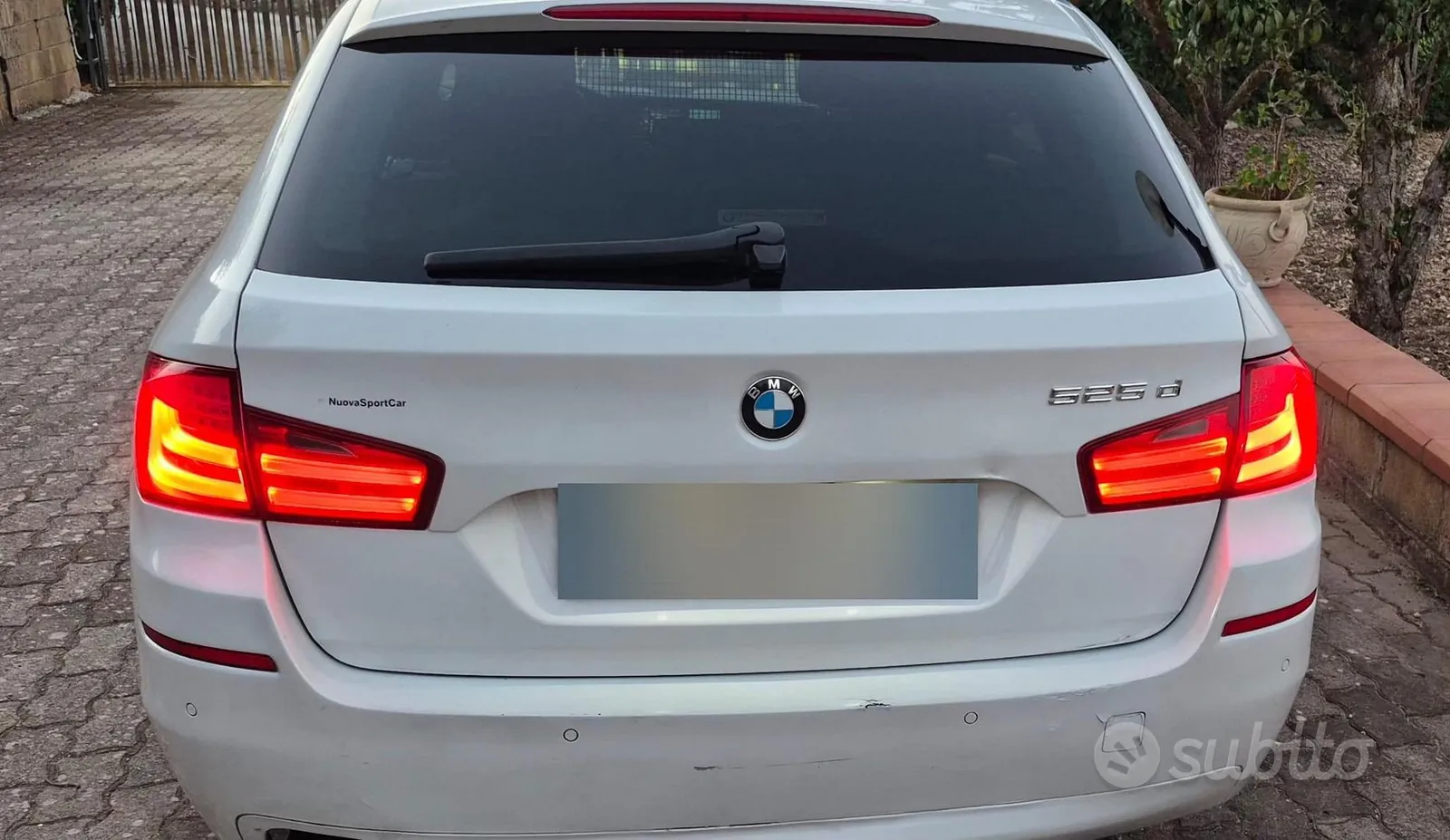 BMW 5 Series 2012 photo 2