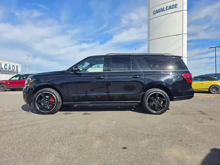 Ford Expedition 2023 photo 3