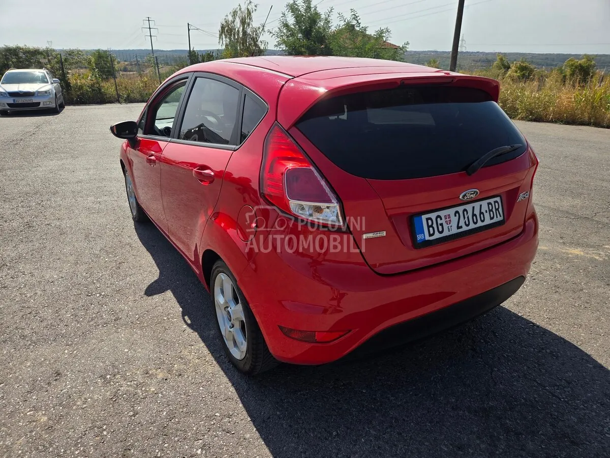 Ford Fiesta 2013 photo 4