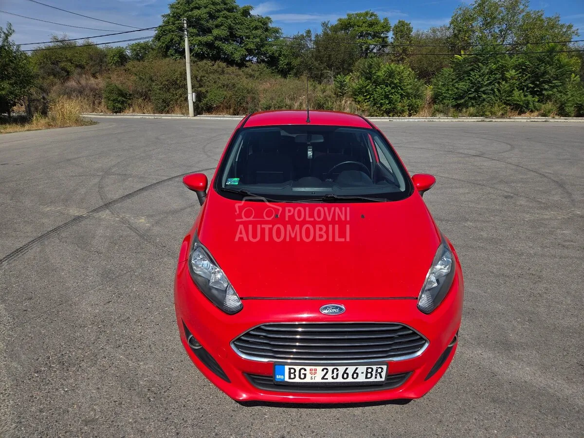 Ford Fiesta 2013 photo 2