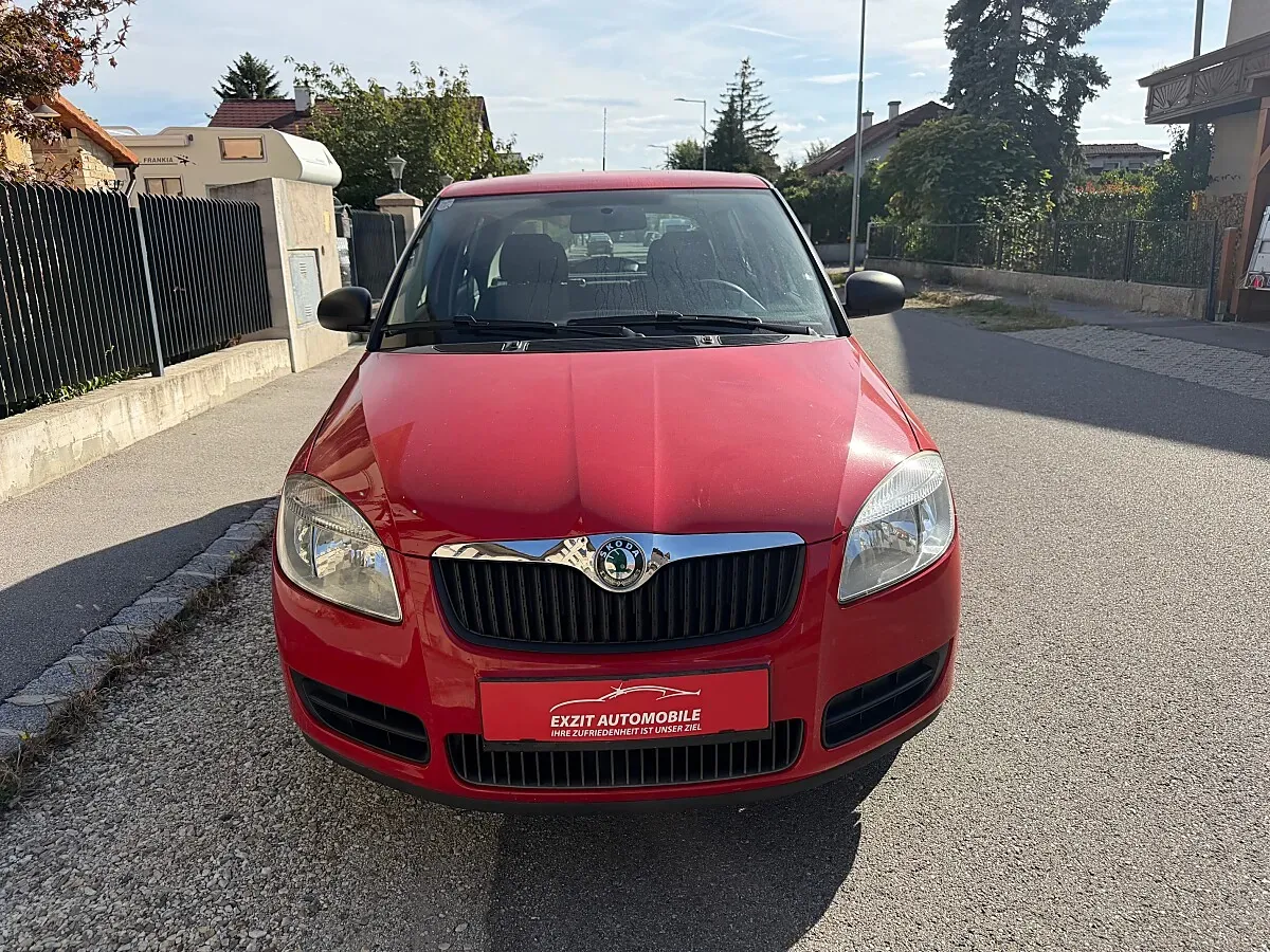 Skoda Fabia 2009 photo 2