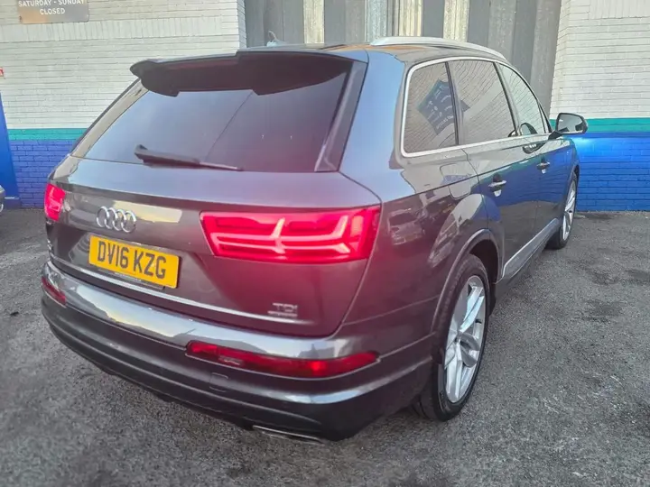 Audi Q7 2016 photo 2