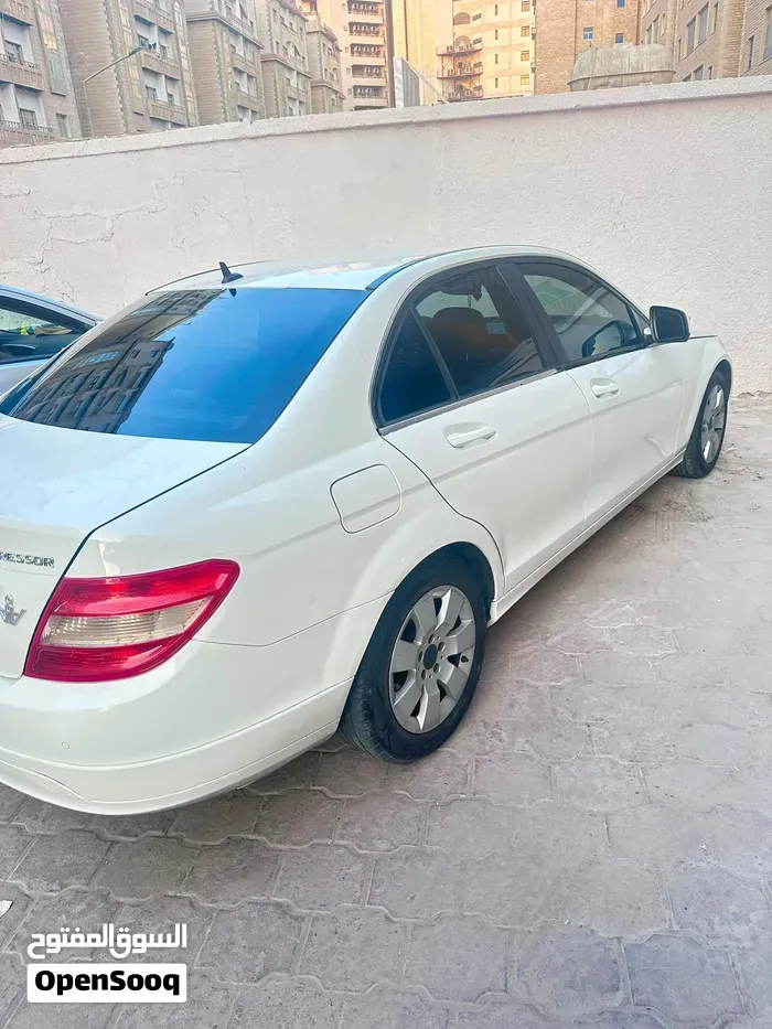 Mercedes-Benz C-Class 2008 photo 2