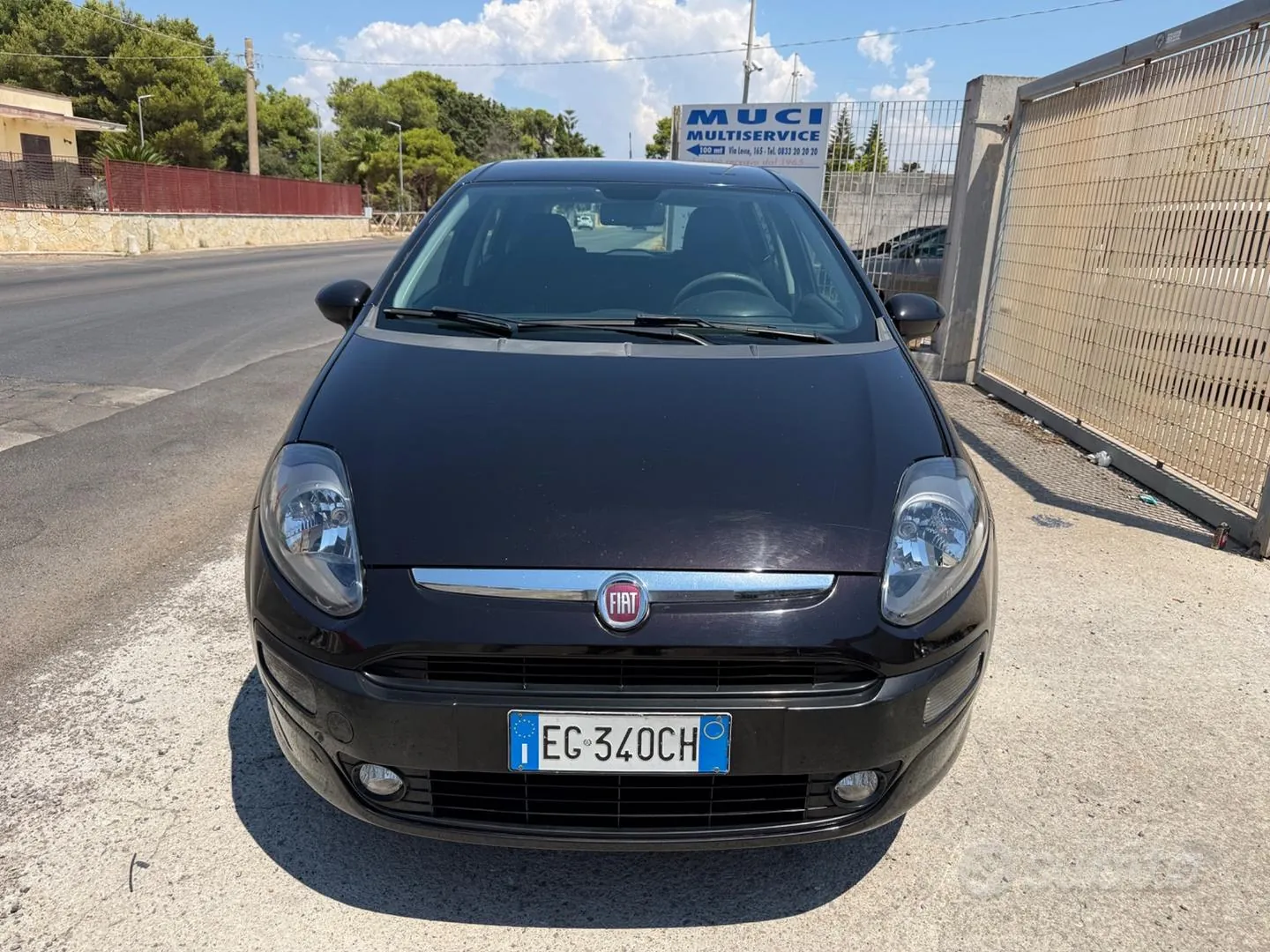 Fiat Grande Punto 2011 photo 2