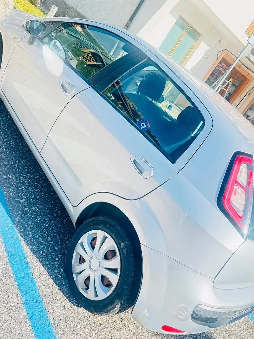 Fiat Punto 2010 photo 3