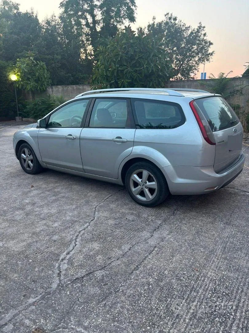 Ford Focus 2009 photo 3