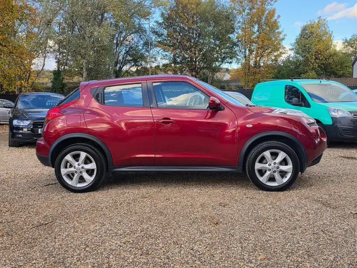 Nissan Juke 2011 photo 2