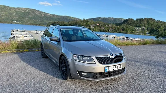 Skoda Octavia 2015 photo 2