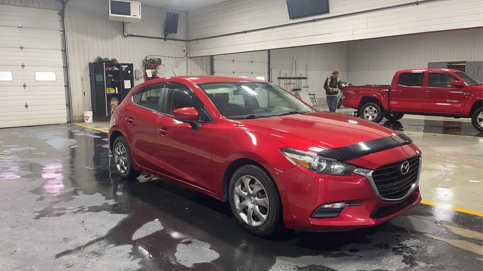 Mazda Mazda3 2018 photo 3