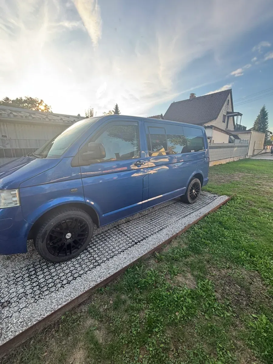 Volkswagen T5 2007 photo 2