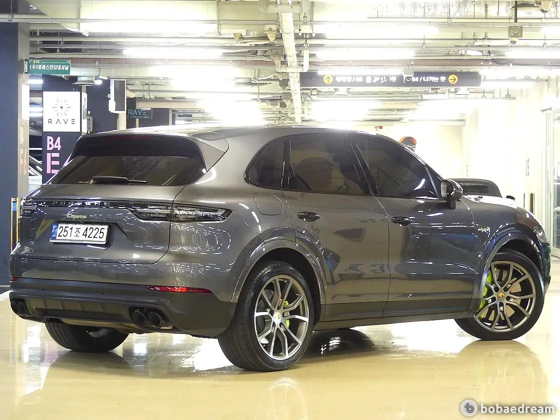Porsche Cayenne 2020 photo 3