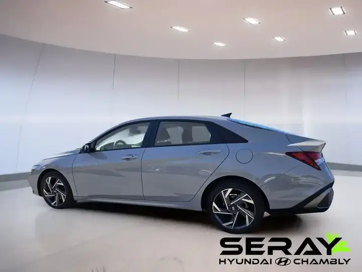 Hyundai Elantra 2025 photo 3