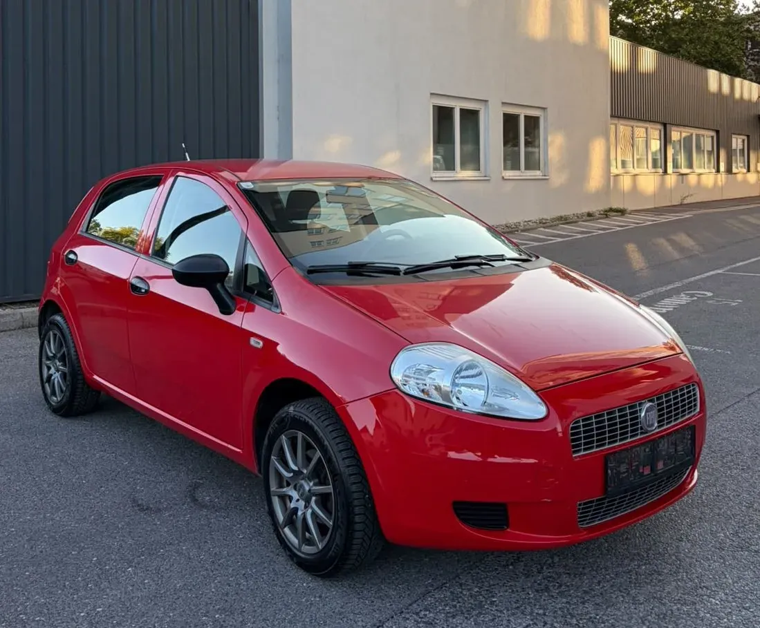 Fiat Grande Punto 2009 photo 3