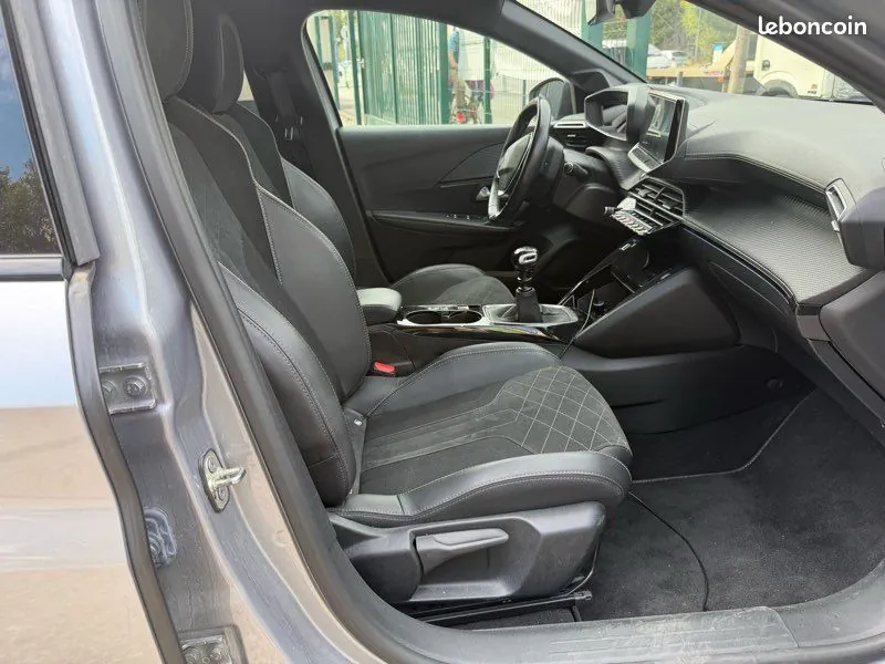 Peugeot 208 2022 photo 4