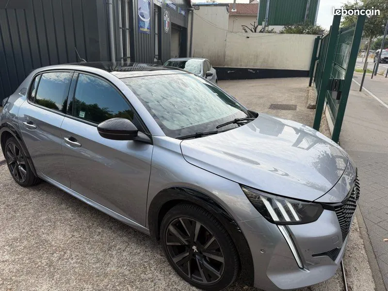 Peugeot 208 2022 photo 3