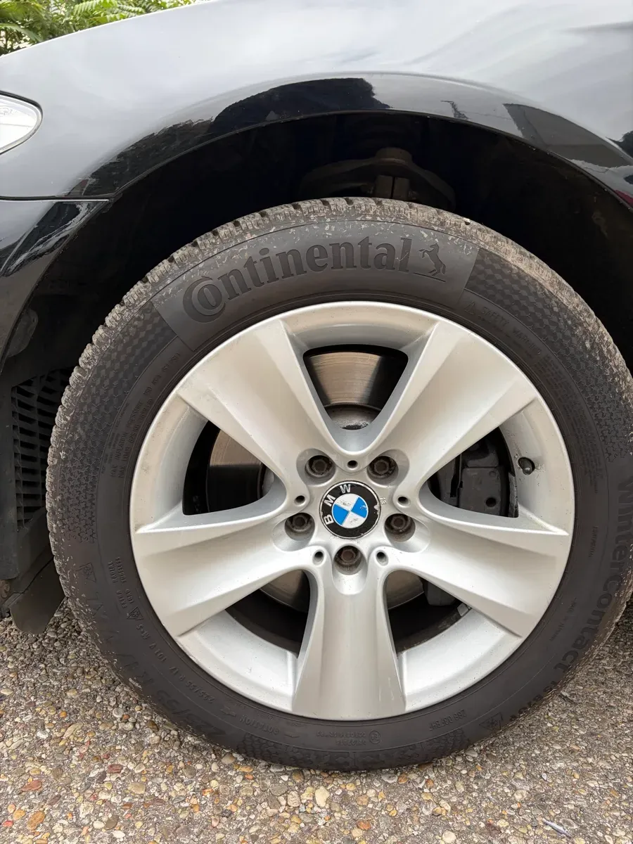 BMW 5 Series 2010 photo 3