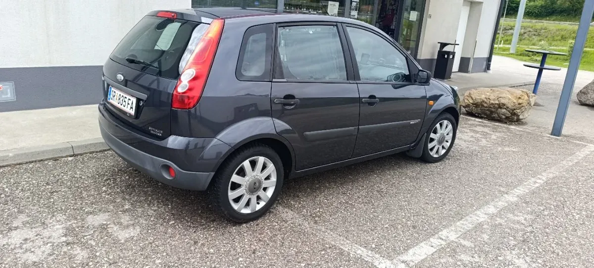 Ford Fiesta 2008 photo 3