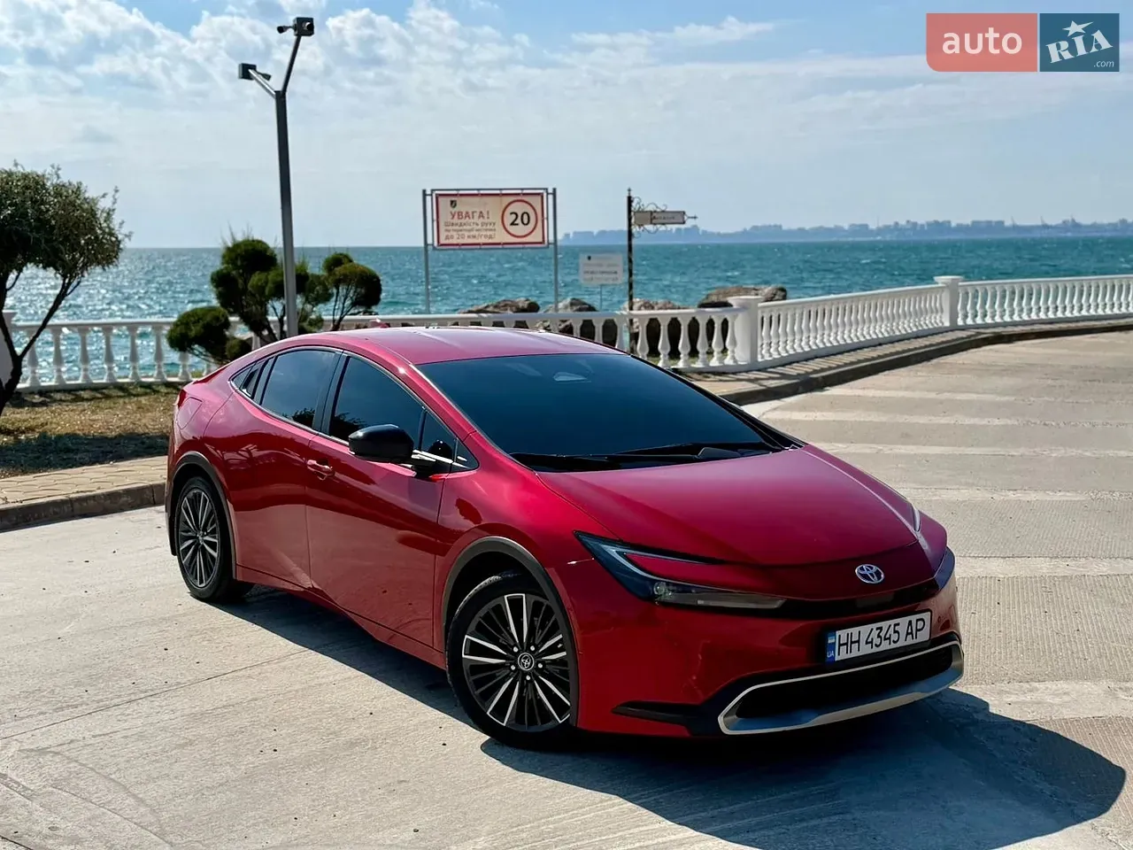 Toyota Prius 2024 photo 2