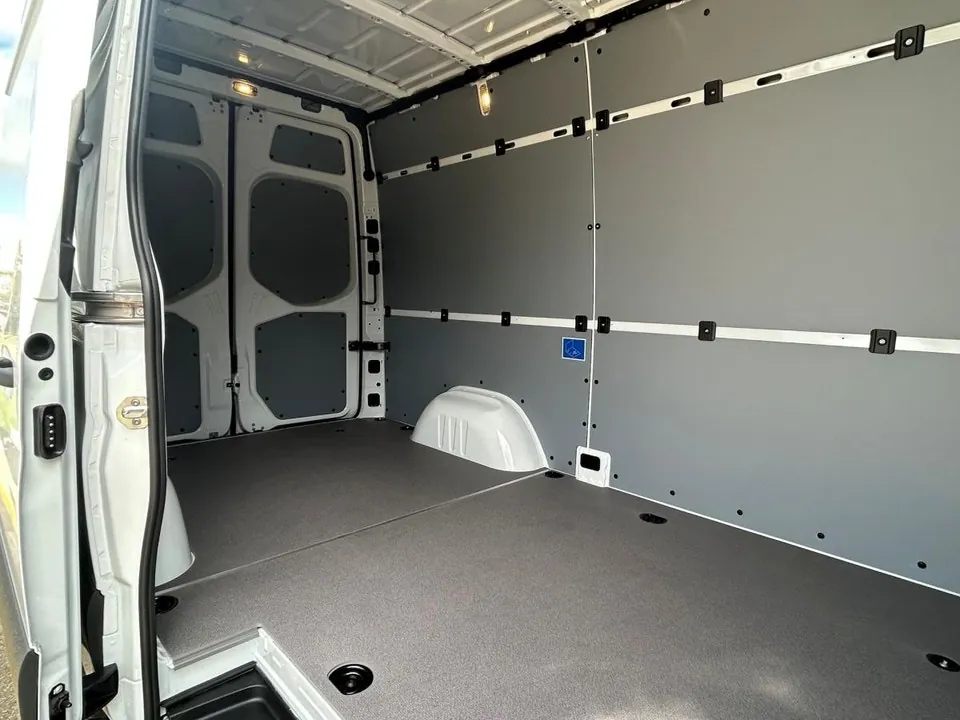 Mercedes-Benz Sprinter 2026 photo 3