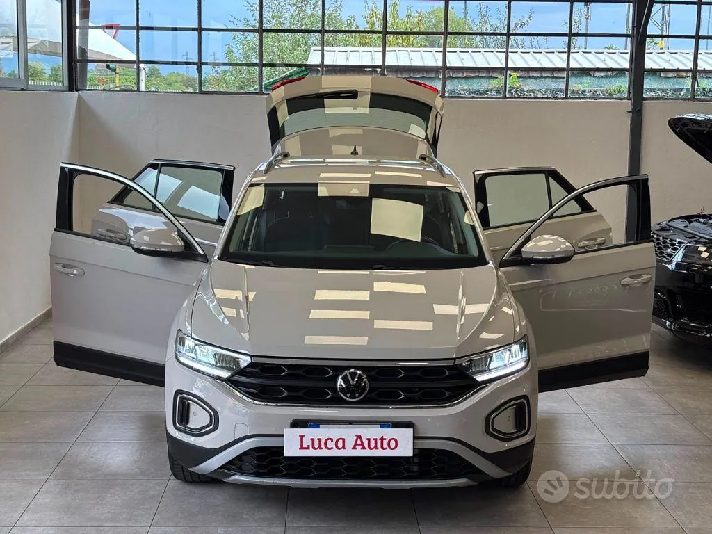 Volkswagen T-Roc 2022 photo 2
