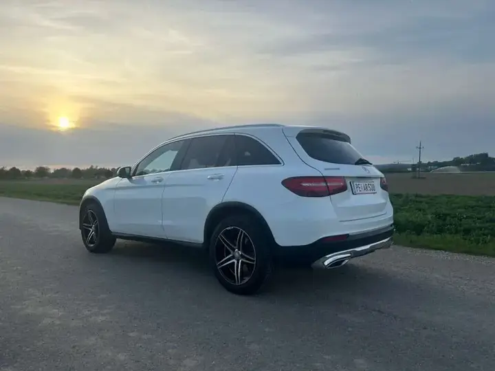 Mercedes-Benz Glc 2016 photo 2