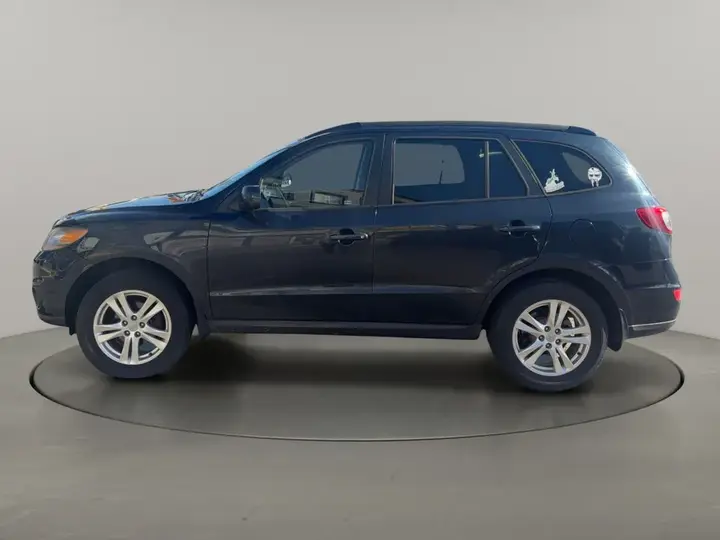 Hyundai Santa Fe 2011 photo 2
