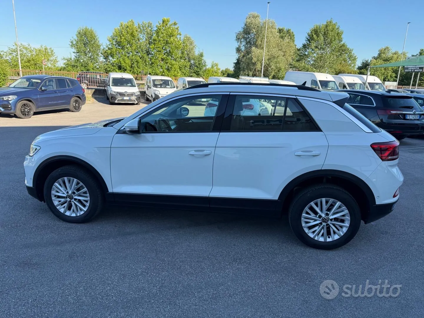 Volkswagen T-Roc 2022 photo 2