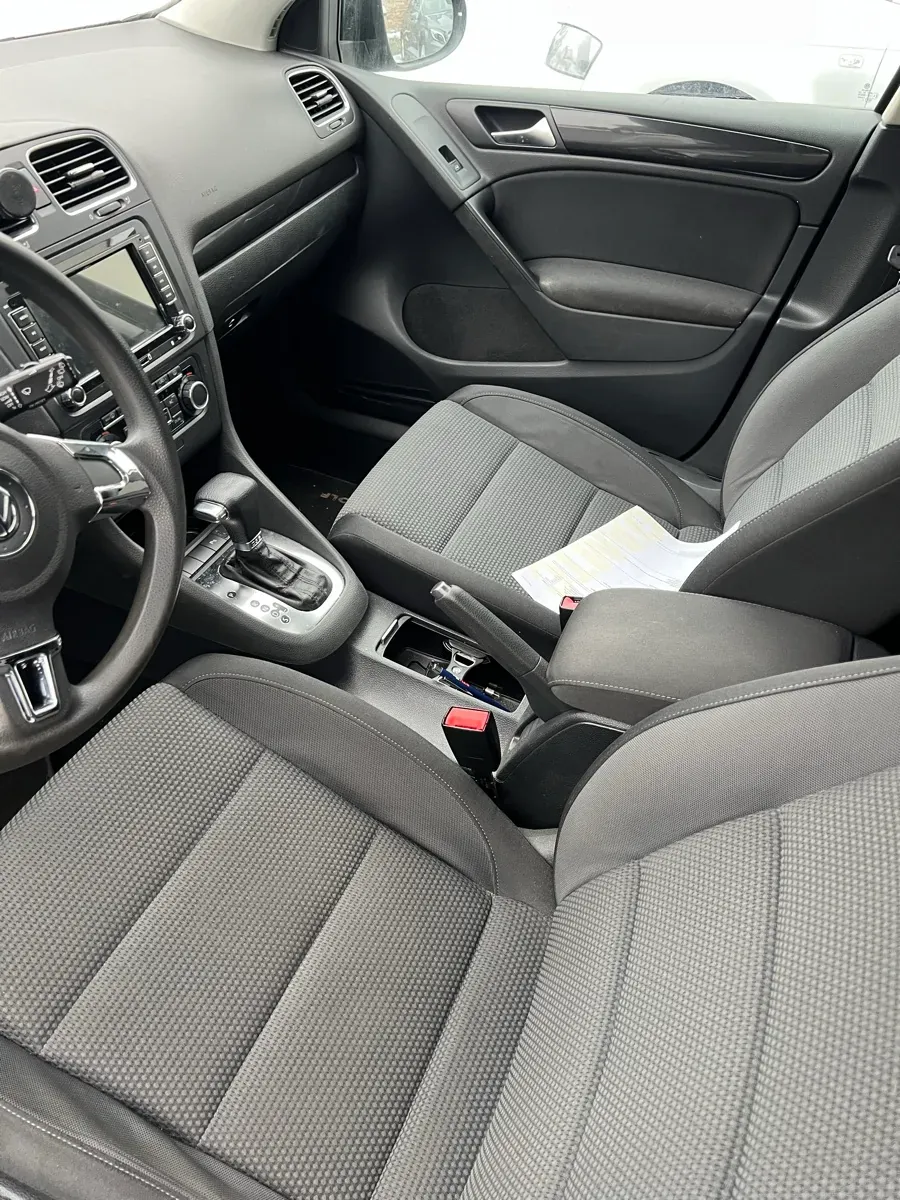 Volkswagen Golf 2009 photo 2