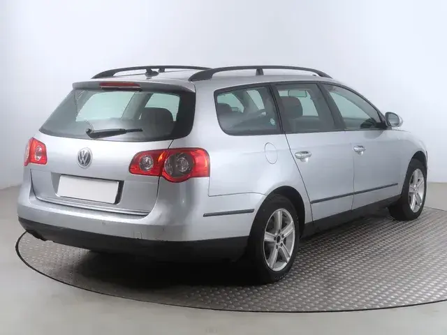 Volkswagen Passat Variant 2008 photo 4