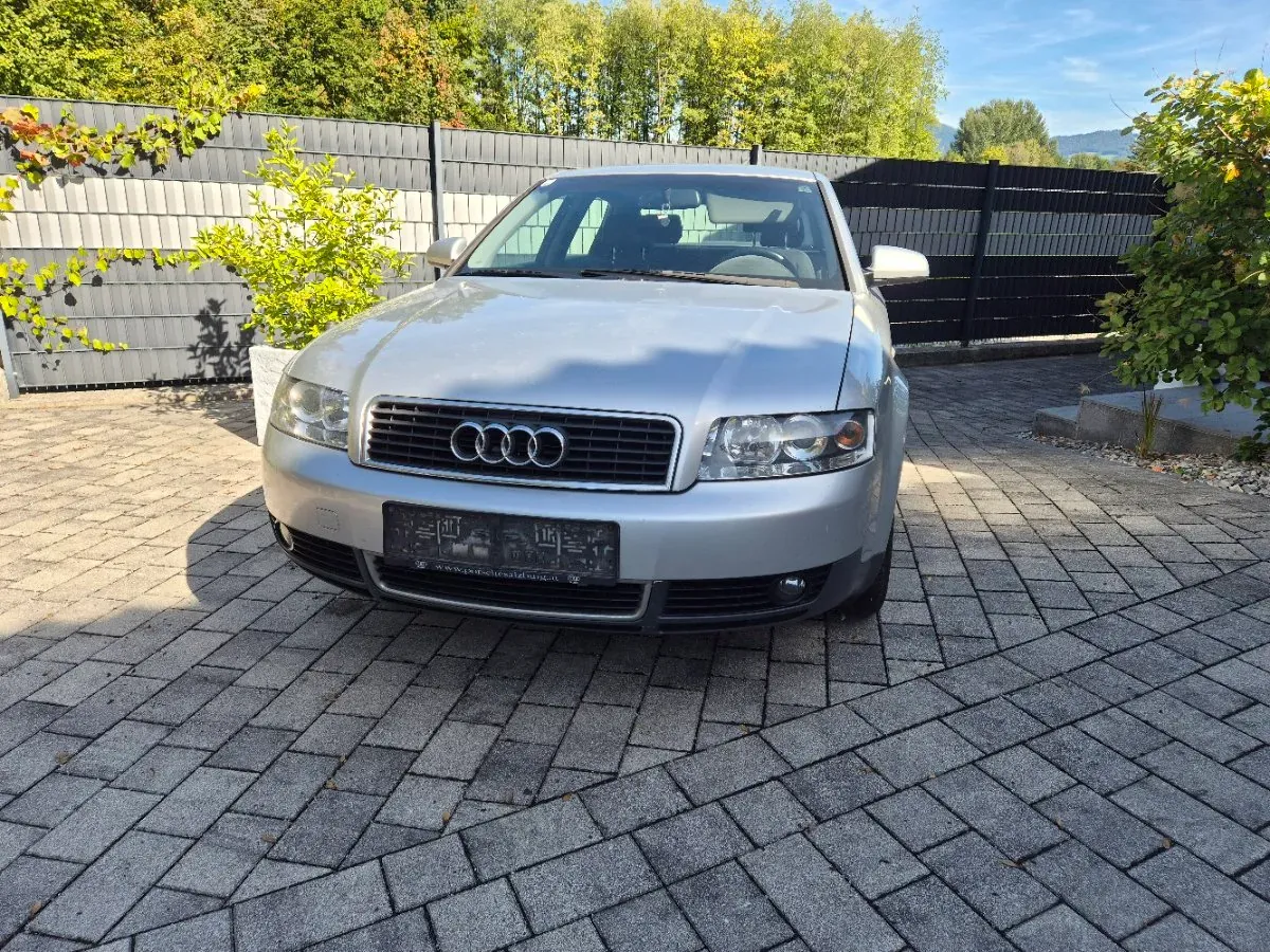 Audi A4 2002 photo 2