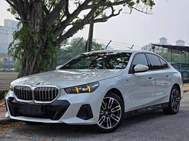BMW 520I