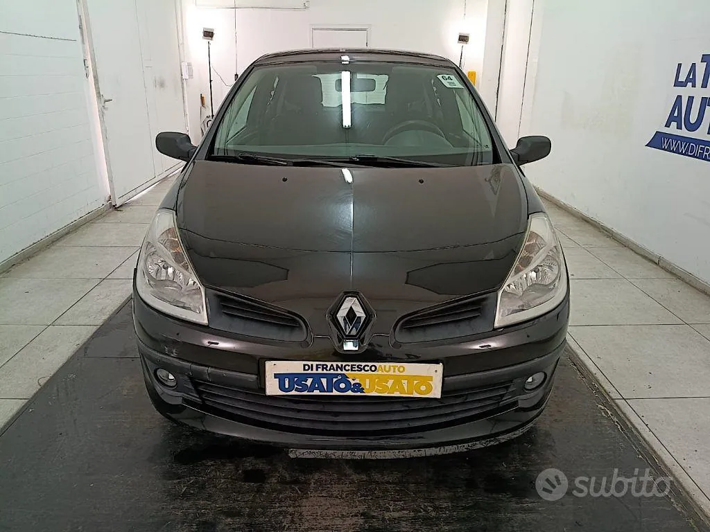 Renault Clio 2006 photo 3