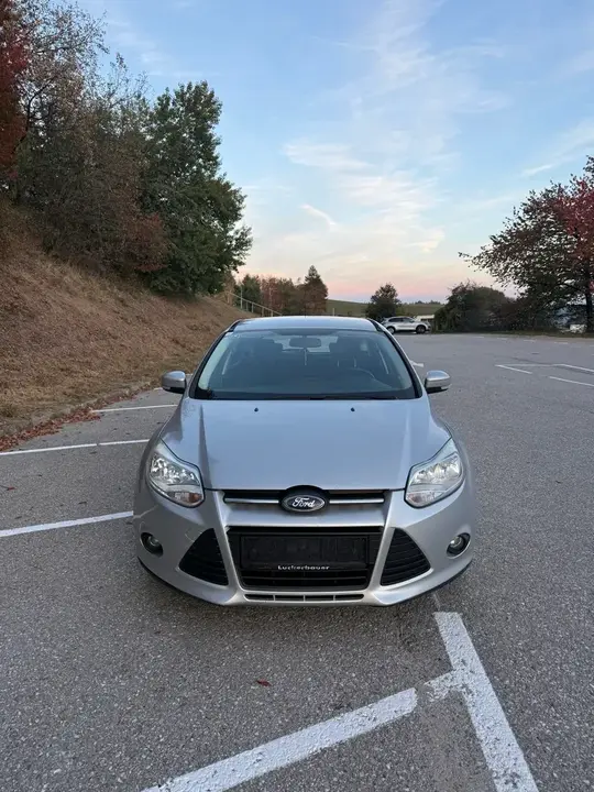Ford Focus 2012 photo 2