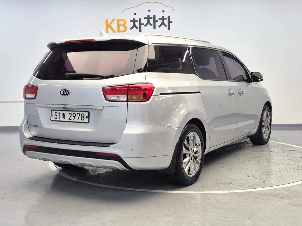 Kia Carnival 2016 photo 3