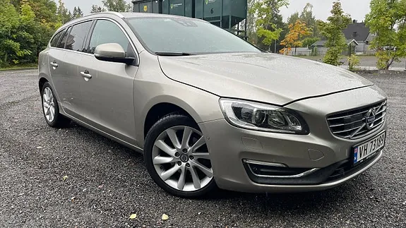 Volvo V60 2016 photo 2