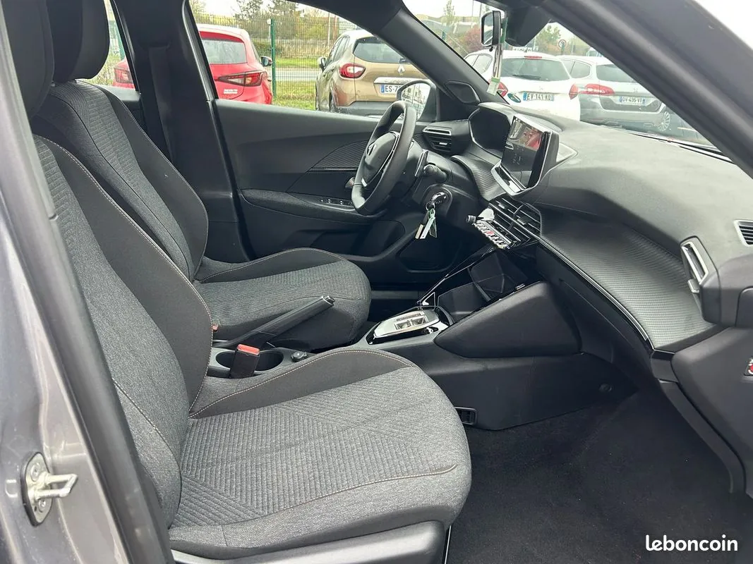 Peugeot 2008 2025 photo 4