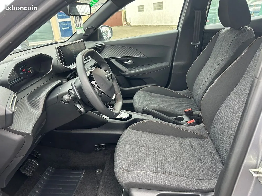 Peugeot 2008 2025 photo 3