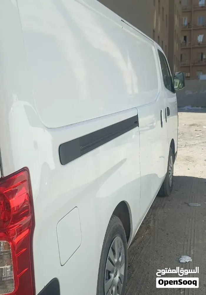 Nissan Urvan 2022 photo 2