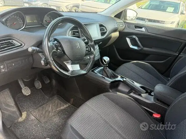 Peugeot 308 2019 photo 4
