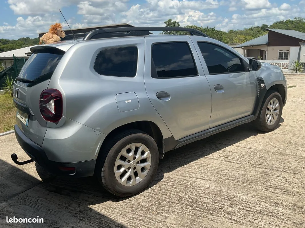 Dacia Duster 2022 photo 2
