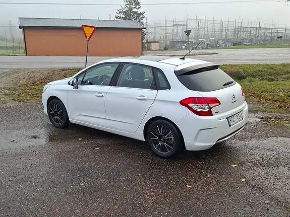 Citroen C4 2012 photo 4
