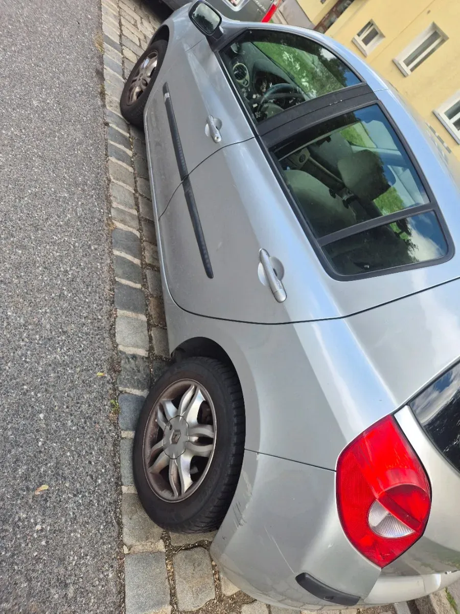 Renault Clio 2005 photo 3