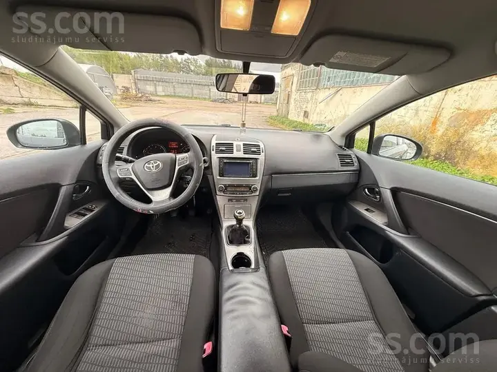 Toyota Avensis 2011 photo 5